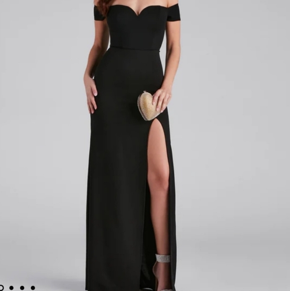 Windsor Bright Red Off Shoulder Dress - Picture 12 of 16